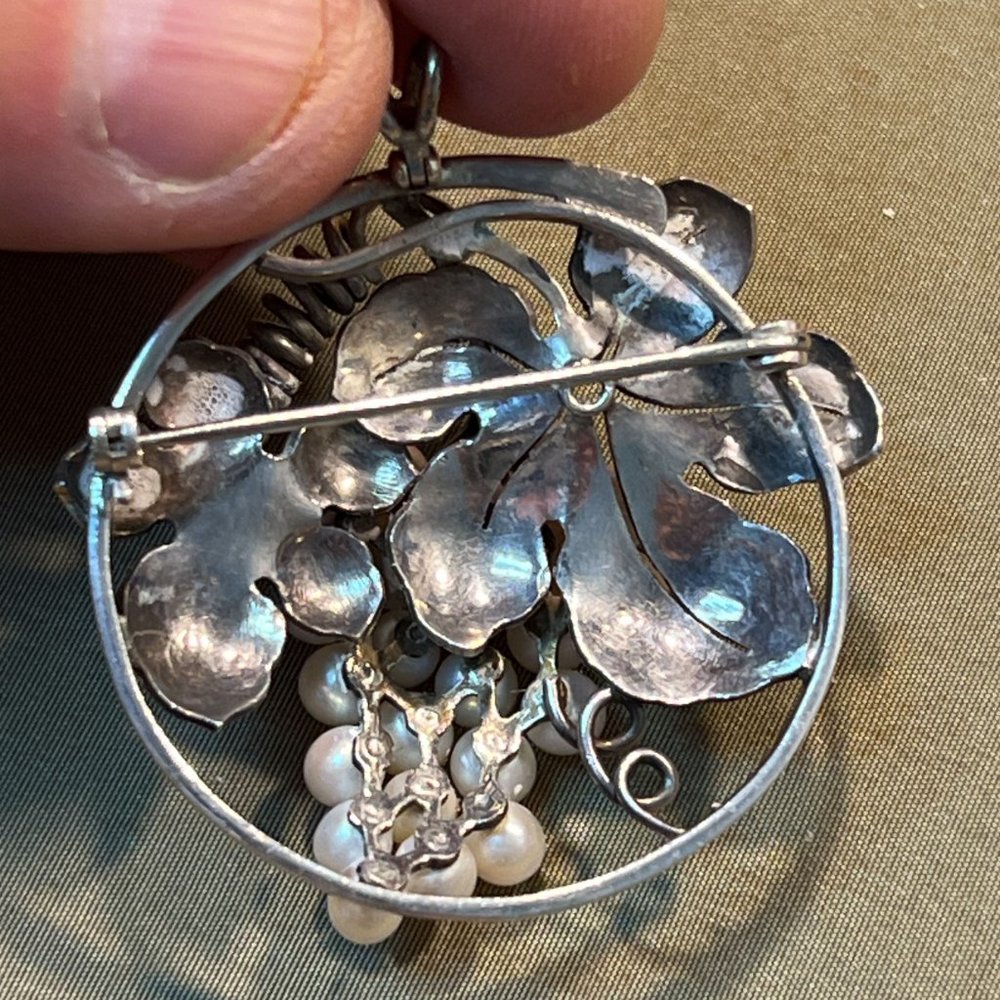 SOLD.Beautiful vintage sterling silver 925 pearl grape pin brooch and pendant - Picture 5 of 9